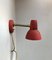 Pastellrote Skandinavische Wandlampe aus Messing & Aluminium, 1950er 3