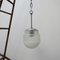 Lámpara colgante Mid-Century pequeña de vidrio opalino en dos tonos y vidrio blanco, Imagen 1