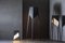 Lampada da terra Luise Mum in quercia nera di Mattias Scherzinger, Immagine 3