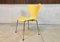 Sedia da pranzo o da scrivania modello nr. 3107 gialla di Arne Jacobsen per Fritz Hansen, Danimarca, 1955, Danimarca, Immagine 2