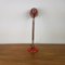 Lampada da tavolo Maclamp vintage rossa con braccioli in legno, Immagine 4