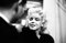 Impresión de resina gelatina de plata Marilyn Monroe Takes It to the Streets enmarcada en negro de Ed Feingersh, Imagen 2