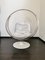Silla Bubble de hierro fundido lacado en blanco, metal cromado y vidrio acrílico con cojines plateados, Imagen 2
