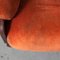 Niedriger orangefarbener Sessel 8