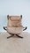 Leder Falcon Chair mit Fußhocker von Sigurd Ressell für Vatne Möbler, Norwegen, 2er Set 2