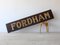 Spätes viktorianisches Fordham Schild 1