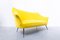 Italienisches Mid-Century Sofa mit gelbem Stoffbezug, 1960er 3