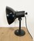 Lámpara de mesa industrial vintage esmaltada en negro, años 50, Imagen 2