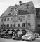 Estacionamiento de automóviles en el antiguo ayuntamiento de Heidelberg, Alemania, 1936, impreso en 2021, Imagen 1