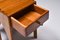 Tavolino artigianale americano con cassetto su ogni lato, Immagine 7