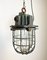 Lámpara colgante industrial enjaulada de hierro fundido gris, años 60, Imagen 8