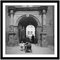 Gate Darmstadt Castle Oma Enkelkind Kinderwagen, Deutschland, 1938, Gedruckt 2021 4