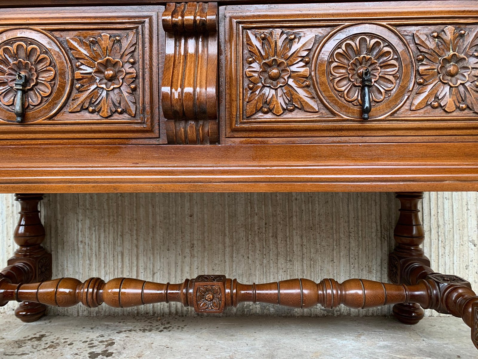 20thCentury Spanish Chest of Drawers for sale at Pamono