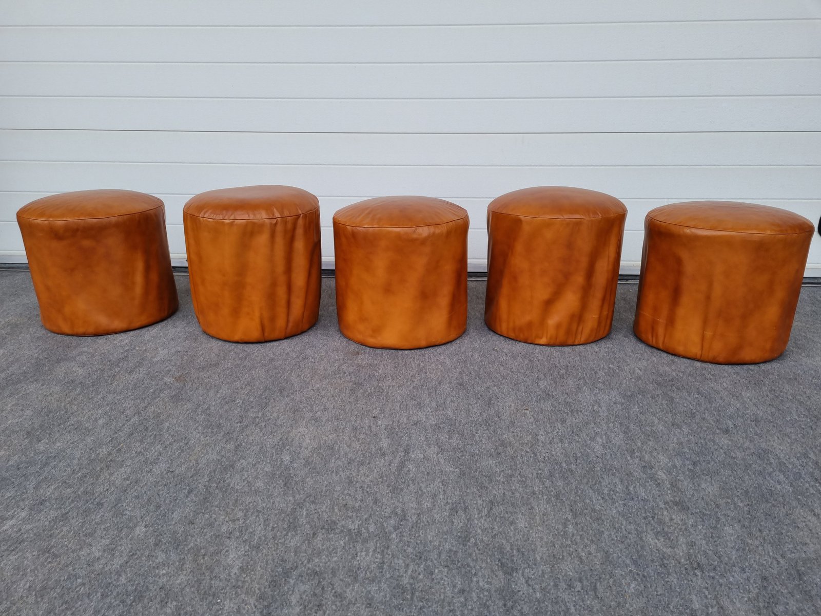 leather poufs 1970s set of 5 GSF-1005518