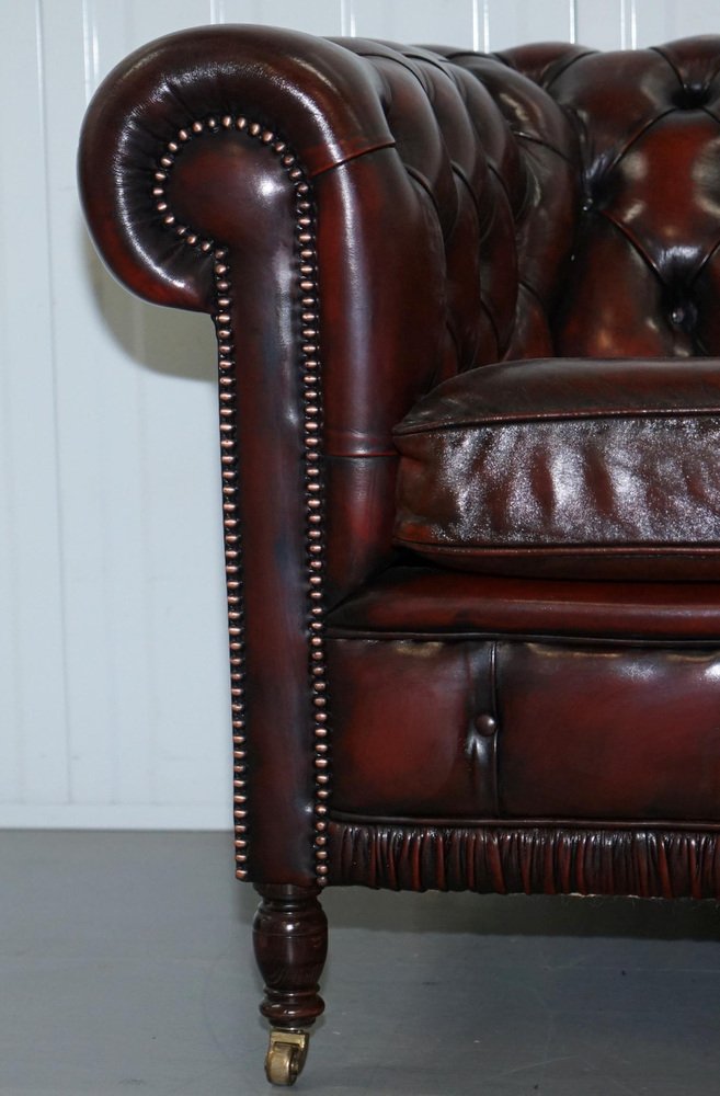 bordeaux leather chesterfield club sofa armchairs on turned legs set of 3 GZP-1013876