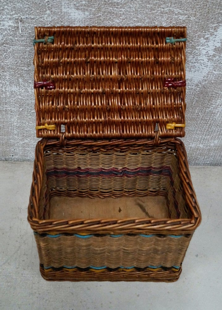 Antique French Wicker Hamper Sample for sale at Pamono