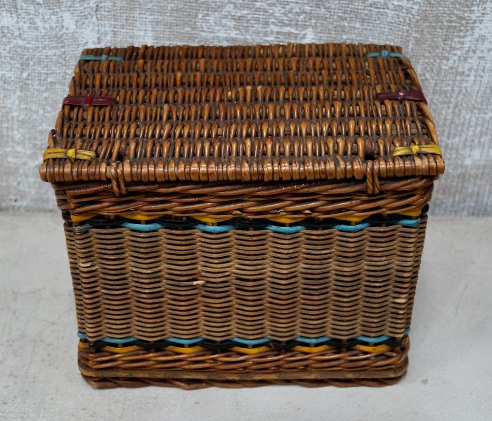 Antique French Wicker Hamper Sample for sale at Pamono