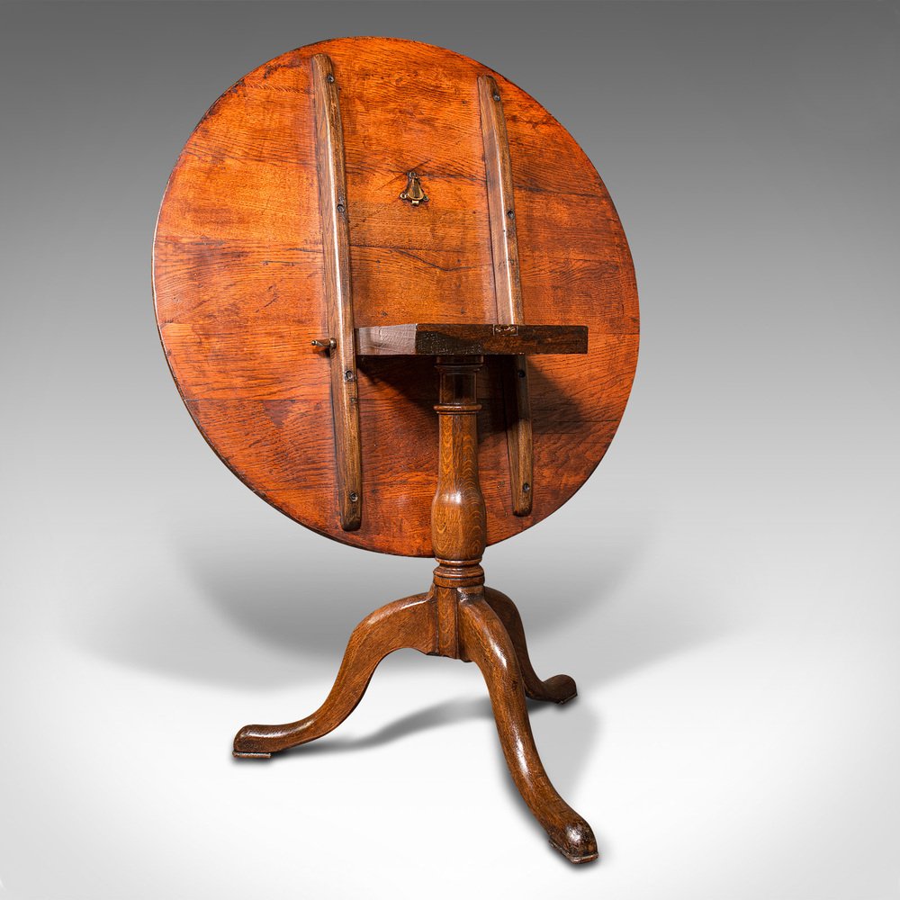 Antique English Tilt Top Side Table, 1760s for sale at Pamono