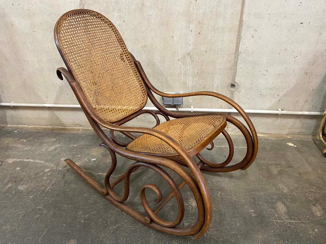 art nouveau rocking chair from gebrueder thonet vienna JO-1015463