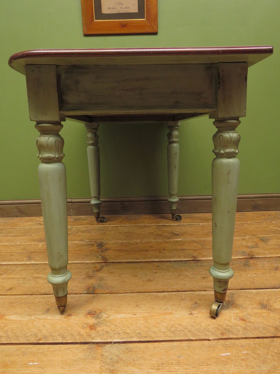 Is there a blue duck picture