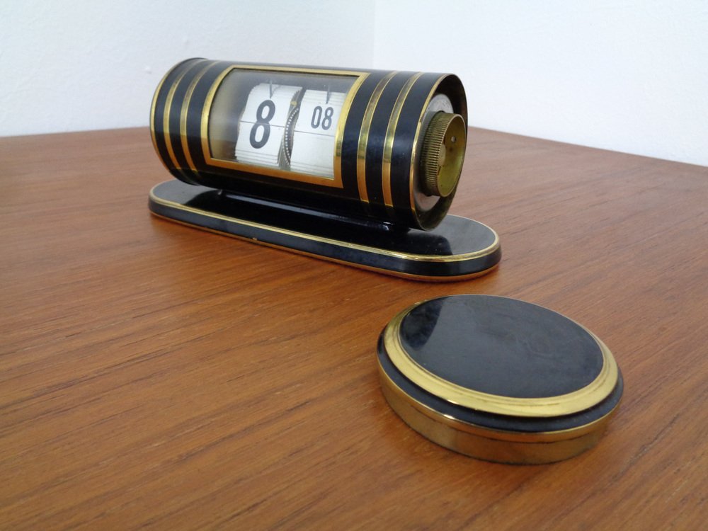 Art Deco German Plato Flip Clock by Josef Mergenhagen, 1940s for sale at Pamono