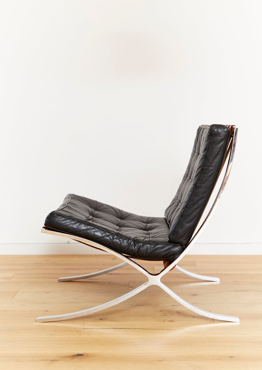 Fauteuil et Ottomane Barcelona par Ludwig Mies Van Der Rohe pour Knoll Inc. / Knoll