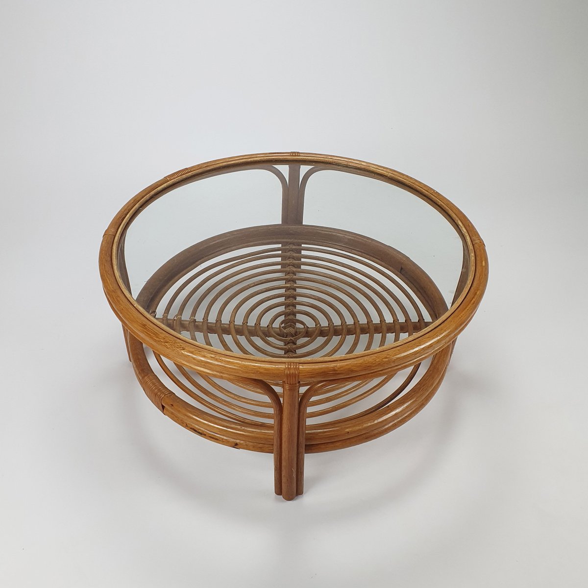 Vintage Rattan Couchtisch mit Glasplatte, 1970er bei Pamono kaufen