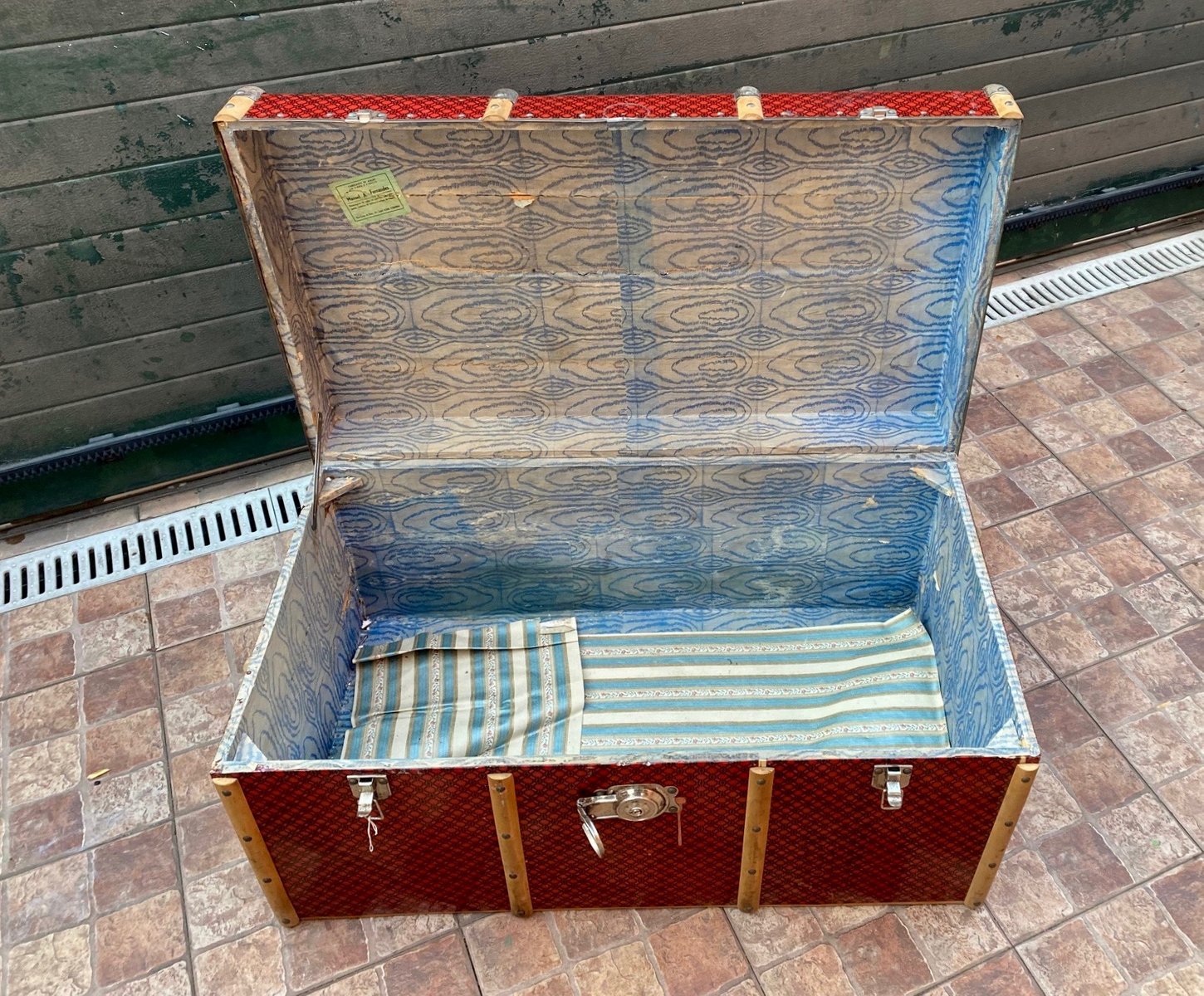 Metallic and Wood Trunk, 1960s for sale at Pamono