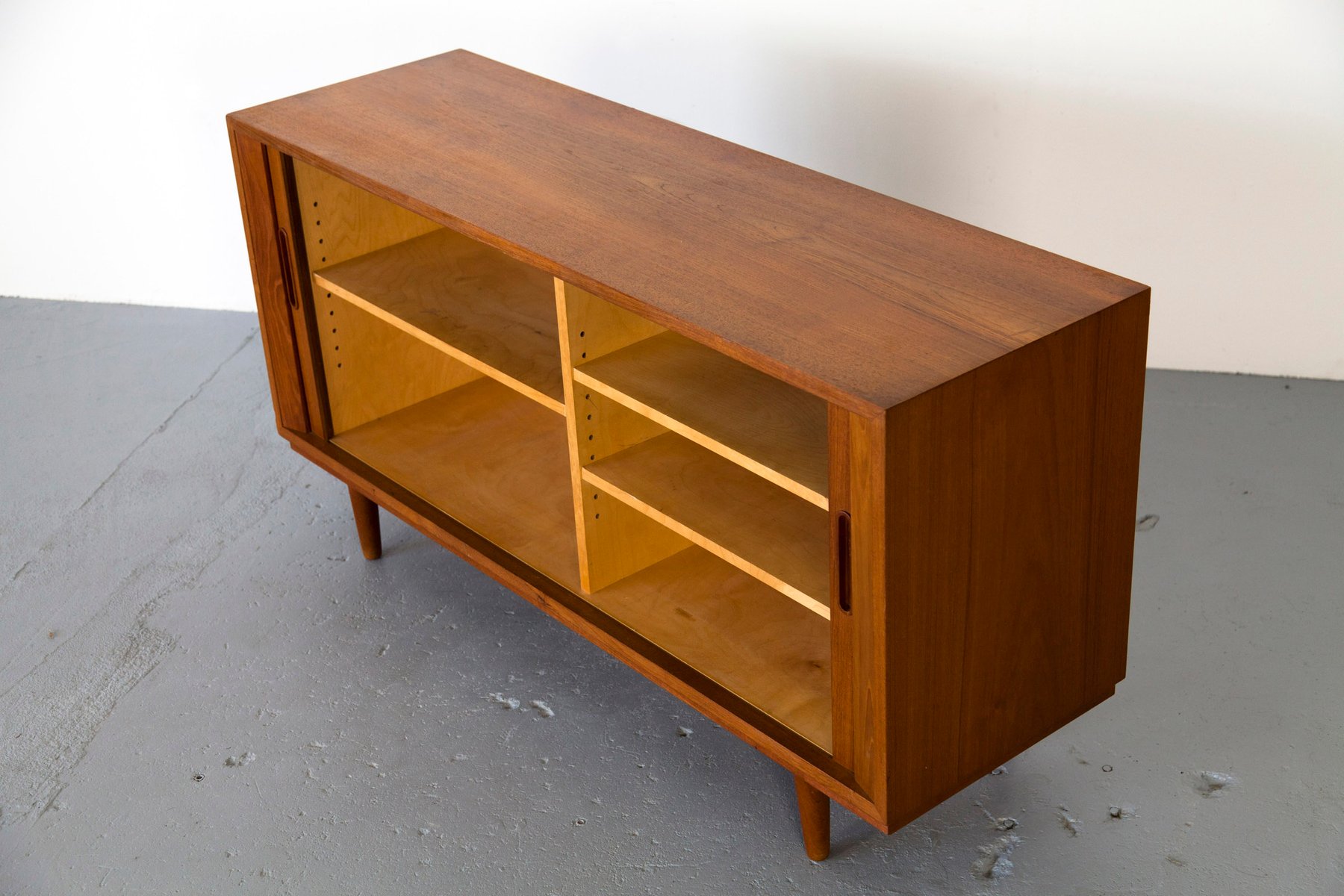Dänisches Modernes Sideboard mit Falttüren von HOC, 1960er bei Pamono