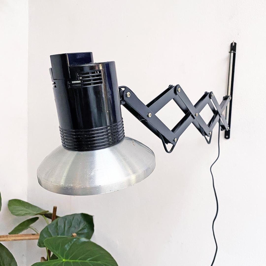 Verstellbare italienische Mid-Century Modern Pantograph Wandlampe in ...