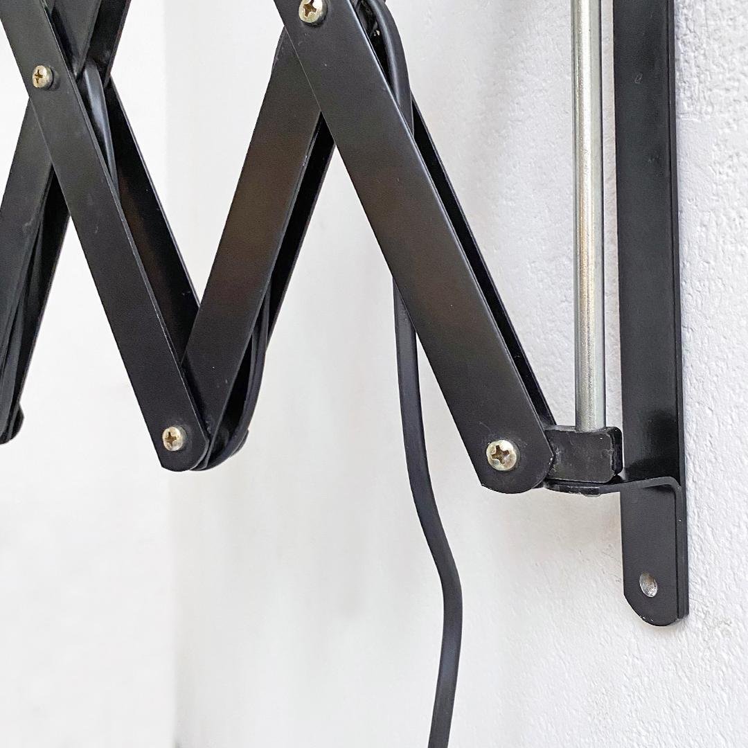 Verstellbare italienische Mid-Century Modern Pantograph Wandlampe in ...