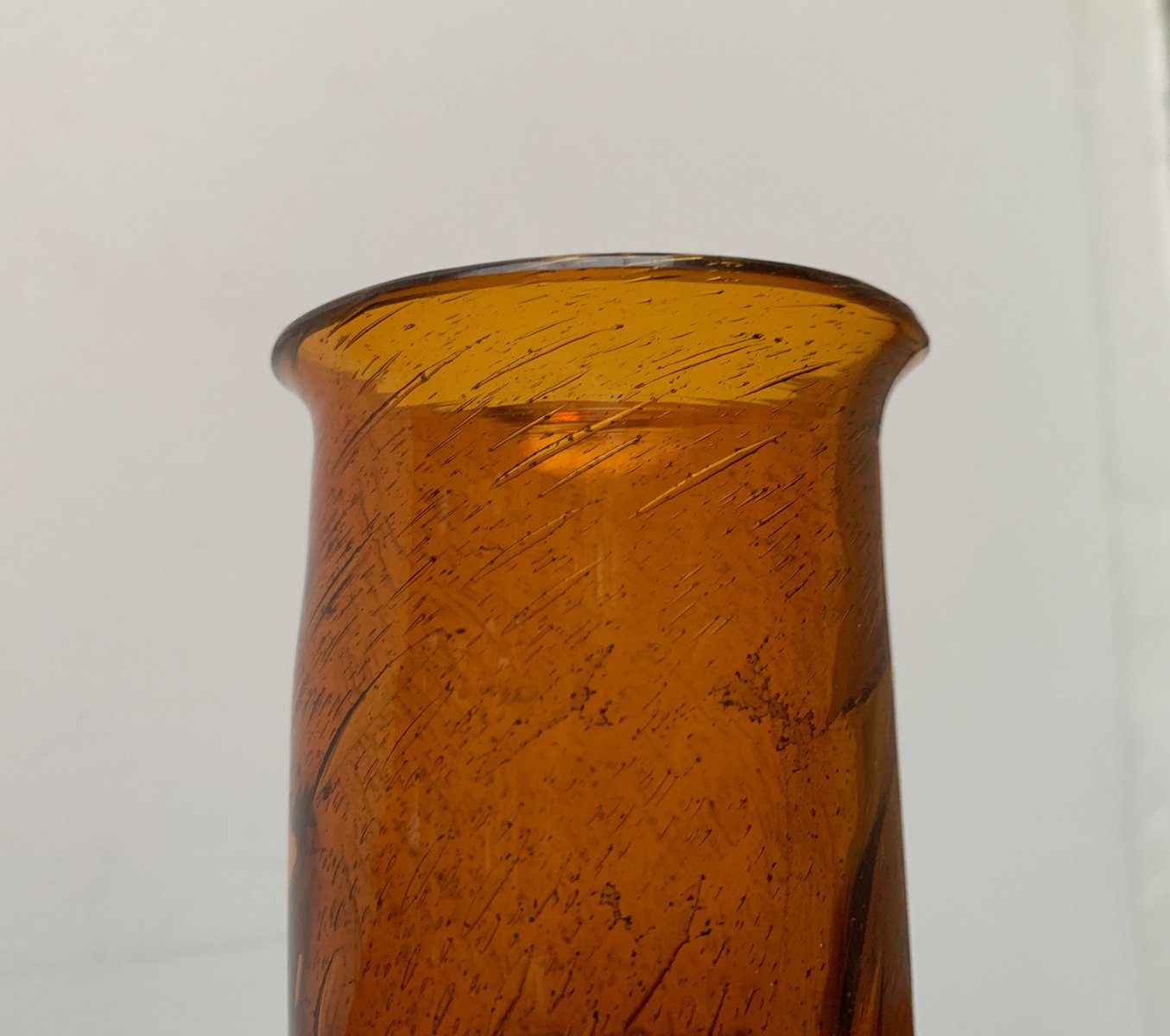 MidCentury Handmade Glass Vase for sale at Pamono