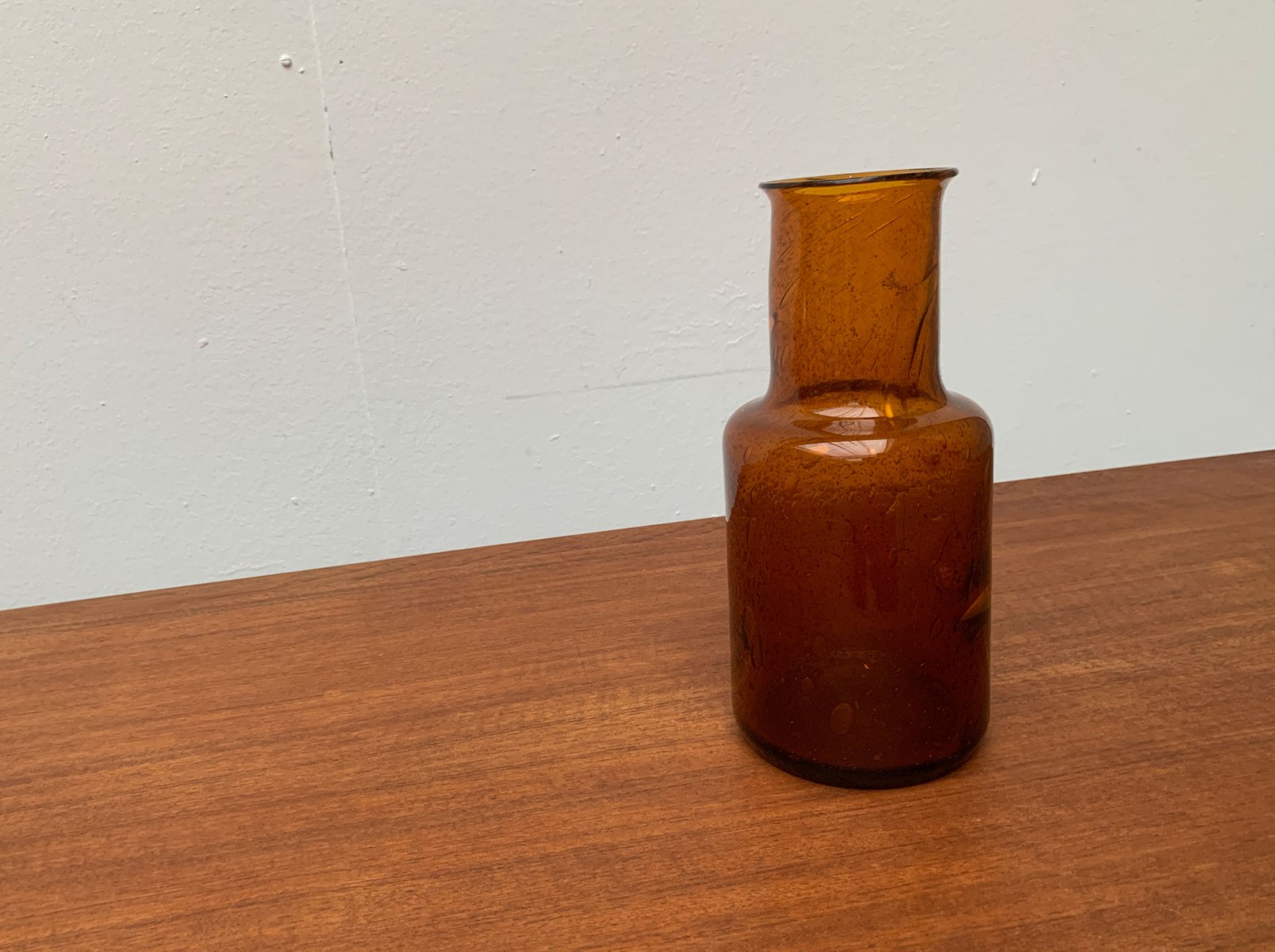 MidCentury Handmade Glass Vase for sale at Pamono