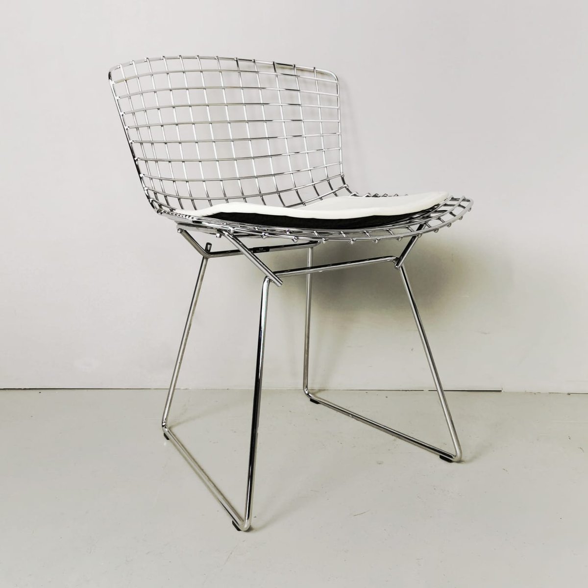 Leather and Chrome Chairs by Harry Bertoia for Knoll, Set of 4 for sale