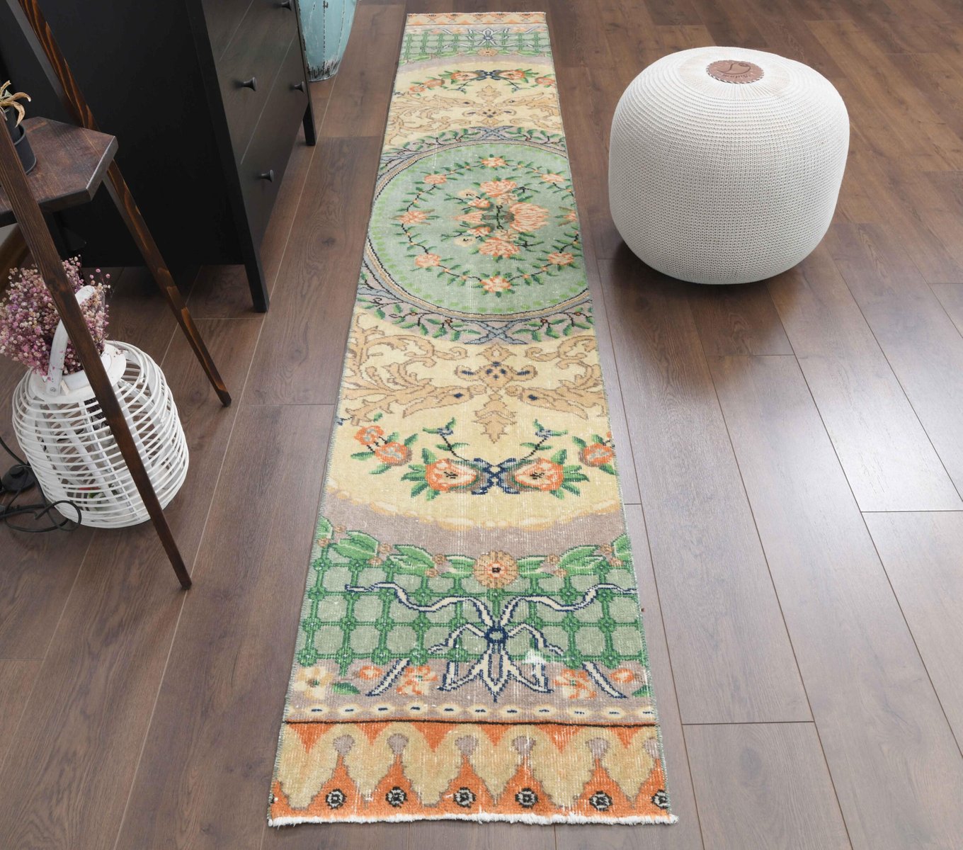Vintage Turkish Wool Rug for sale at Pamono