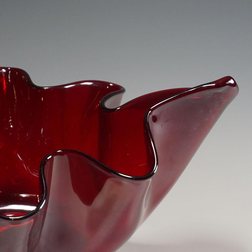 Italian Murano Handkerchief Vase from Venini, 1950s for sale at Pamono