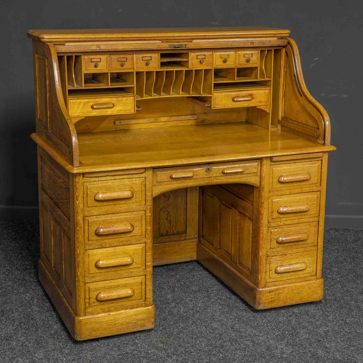 Edwardian Oak Roll Top Desk for sale at Pamono