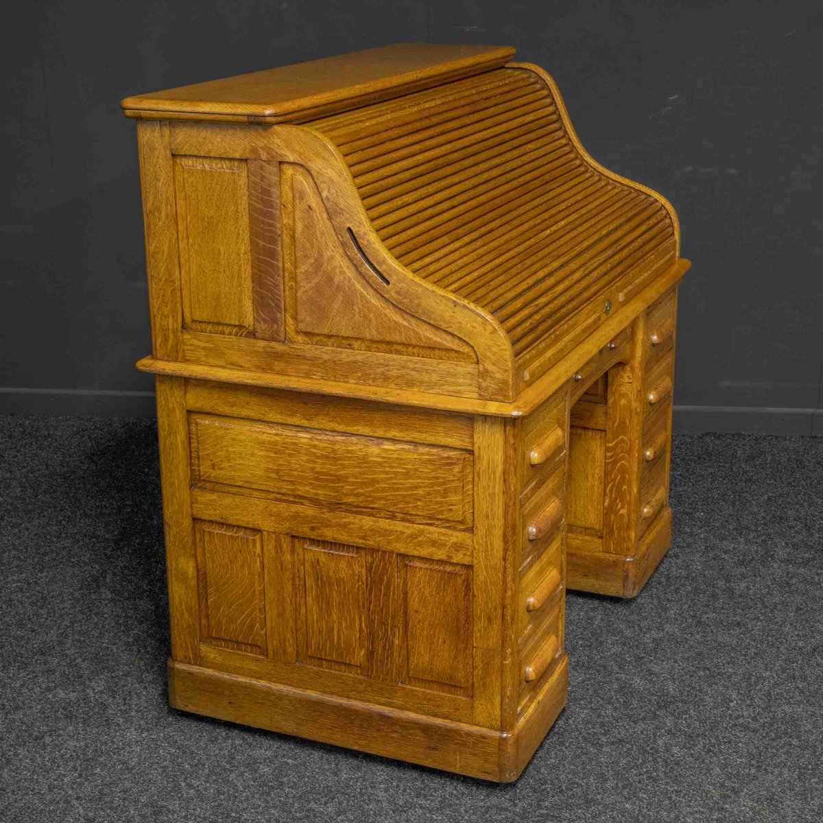 Edwardian Oak Roll Top Desk for sale at Pamono
