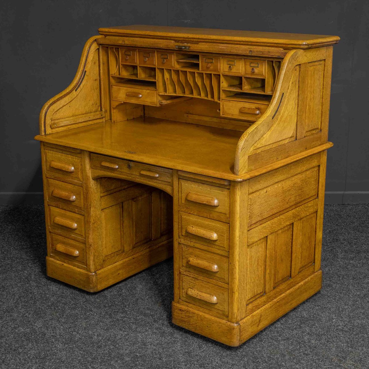 Edwardian Oak Roll Top Desk for sale at Pamono