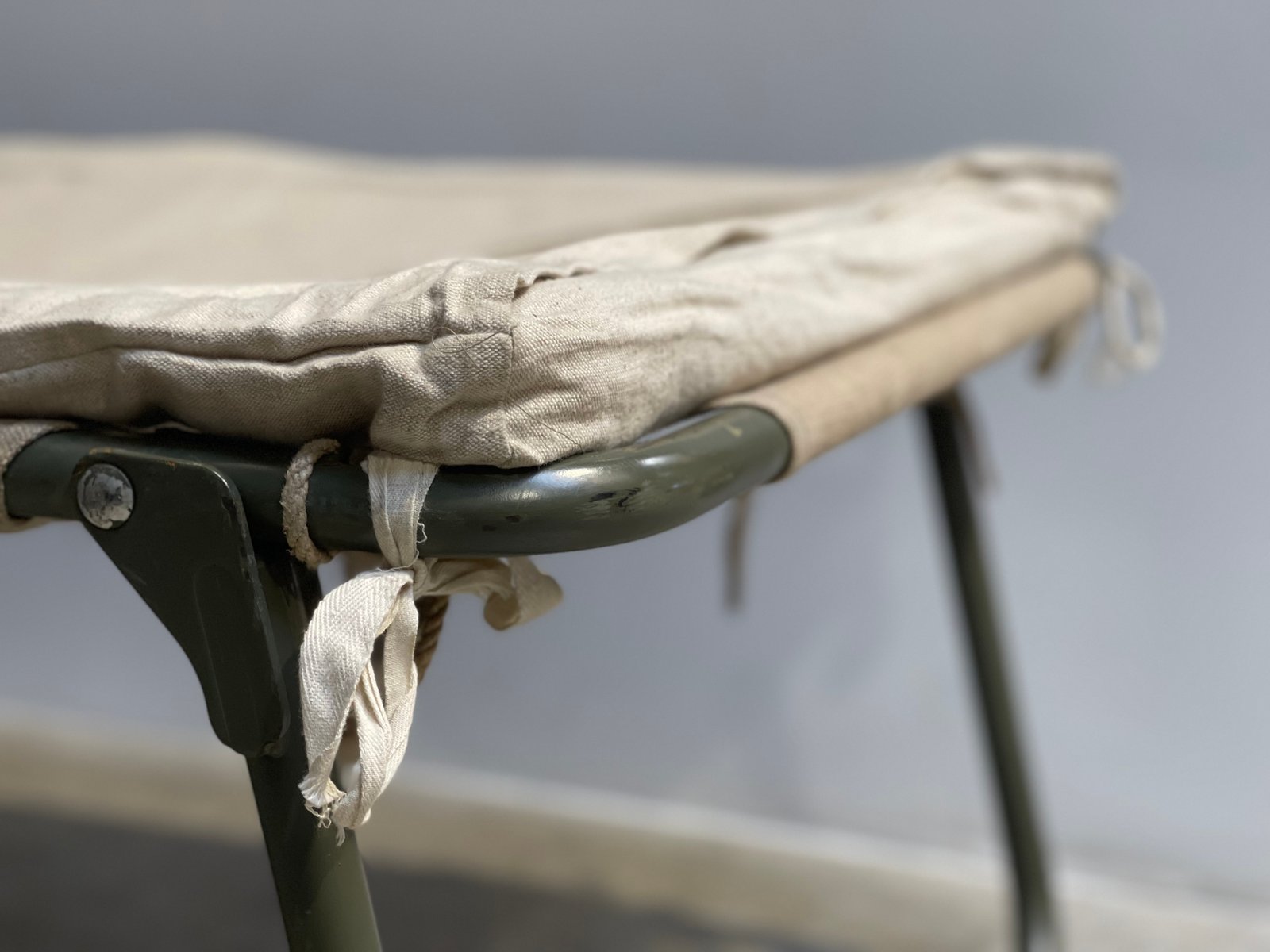 Lit Picot - Lit De Camp Militaire Style US - Surplus Hector