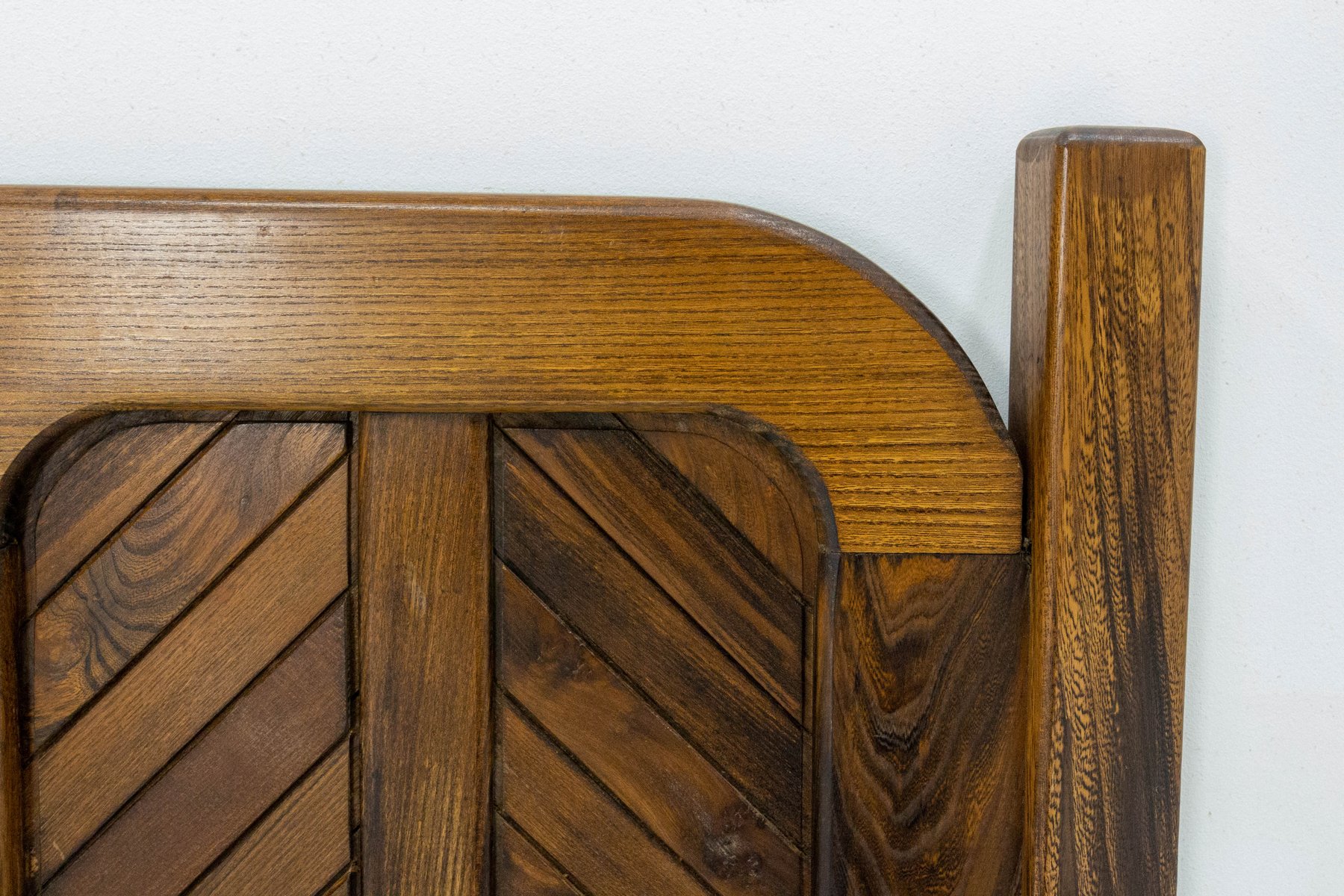 MidCentury Spanish Elm Full Size Bed for sale at Pamono