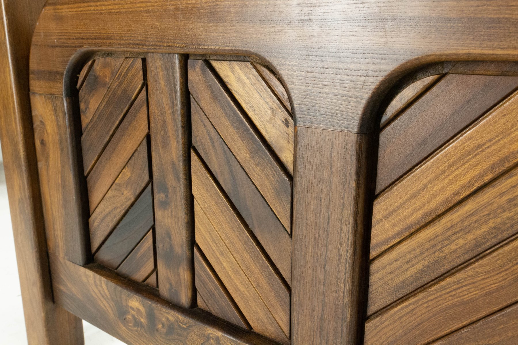 MidCentury Spanish Elm Full Size Bed for sale at Pamono