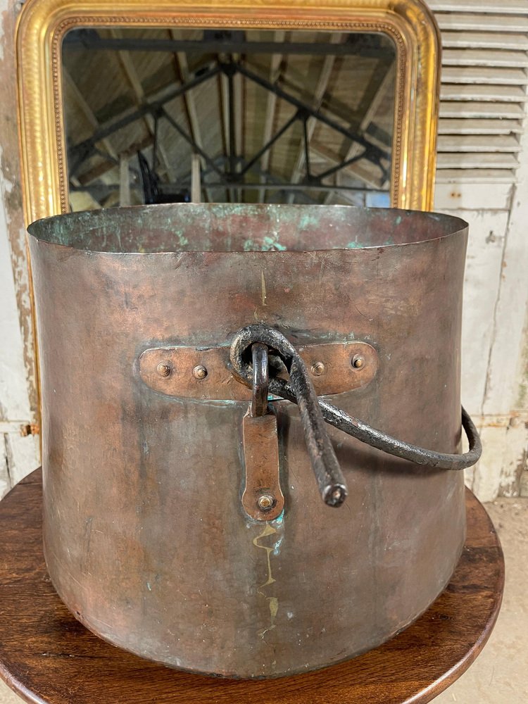 Large Antique Fire Log Basket in Copper, 1730 for sale at Pamono