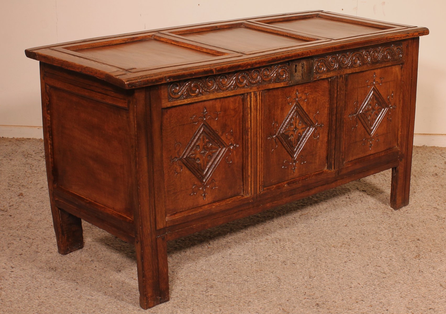 Antique English Chest in Oak for sale at Pamono