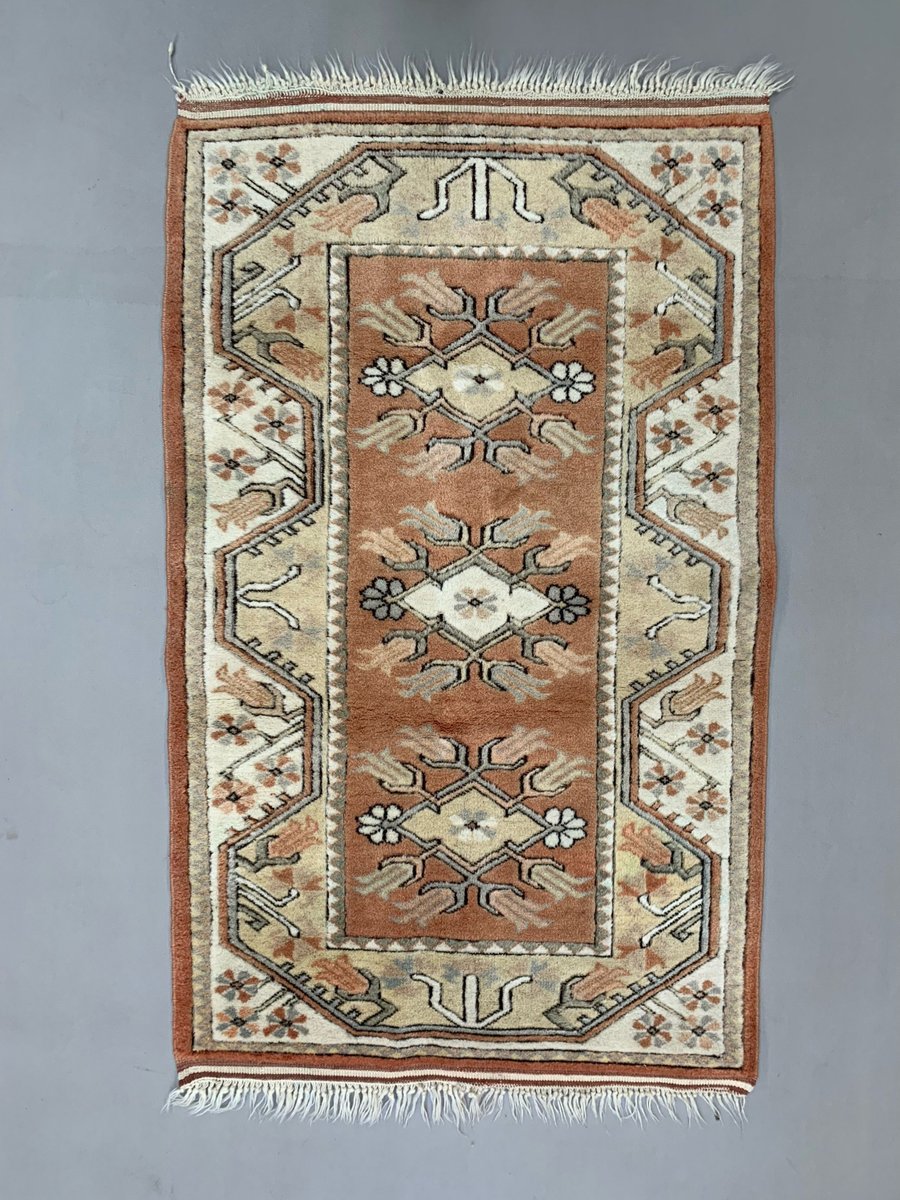 Vintage Turkish Ushak Rug for sale at Pamono