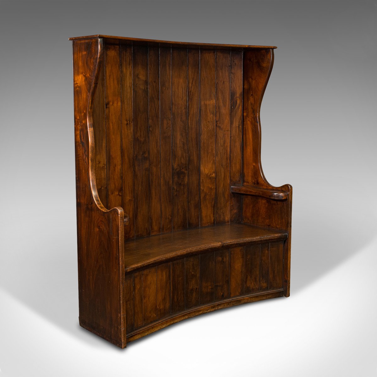 Banco inglés antiguo grande de olmo y roble, década de 1750 en venta en