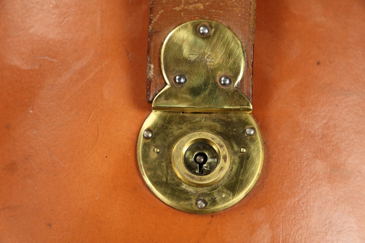 Round Leather Hat Trunk for sale at Pamono