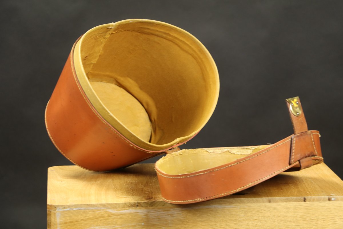Round Leather Hat Trunk for sale at Pamono