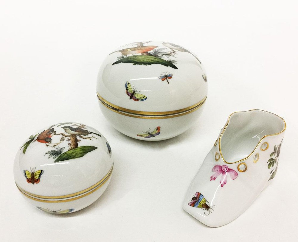 Rothschild Porcelain Round Lidded Boxes and Shoe from Herend Hungary