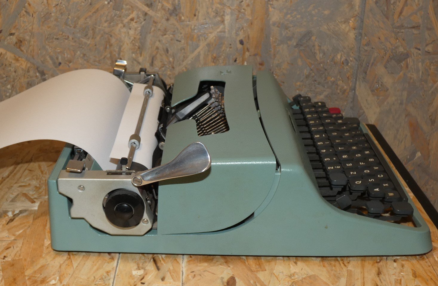 Macchina da scrivere Letter 32 di Marcello Nizzoli per Olivetti, Italia